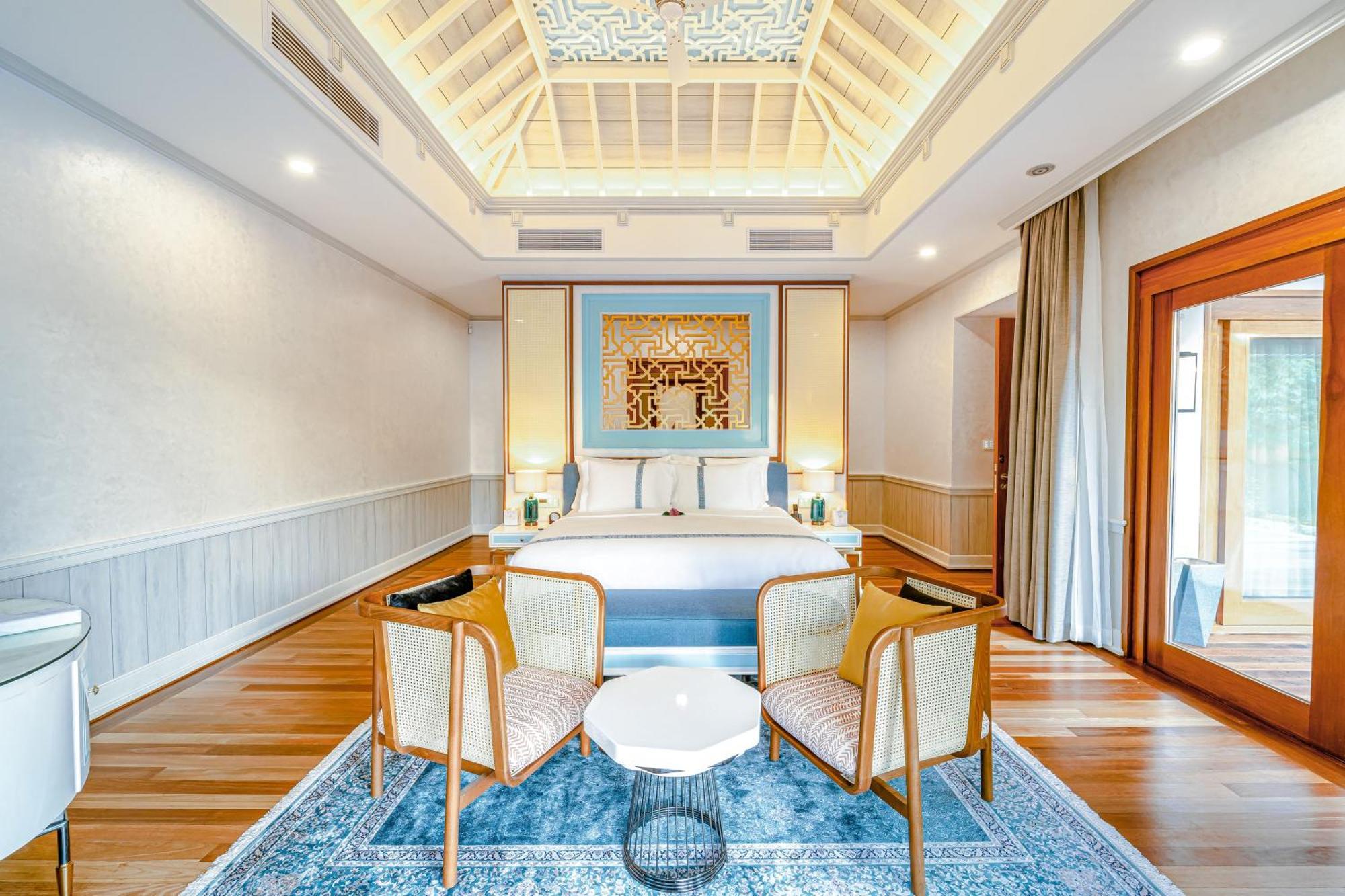 Resort Hideaway & 5*