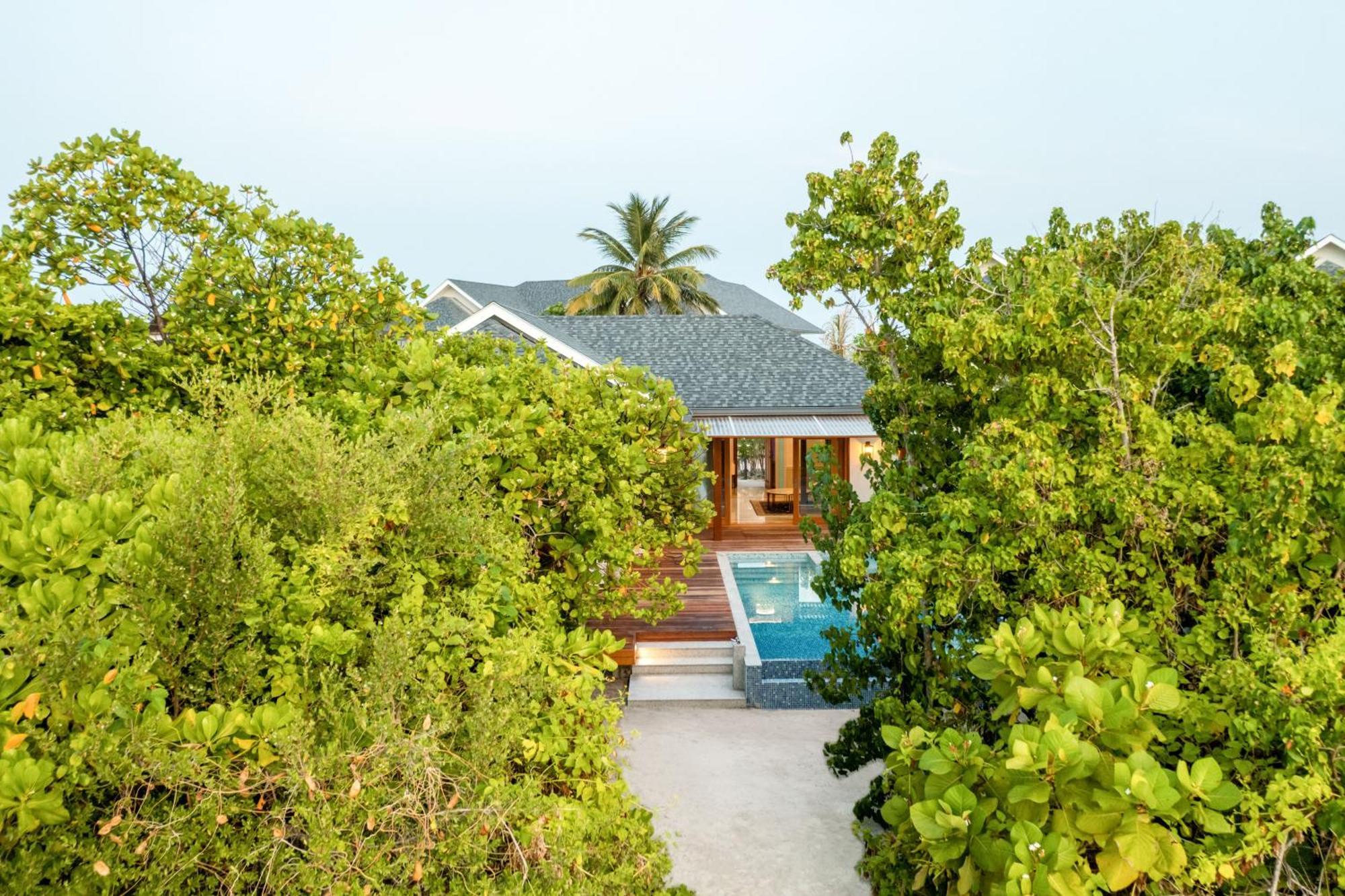 Resort Hideaway & Dhidhdhoo (Haa Alif Atoll)