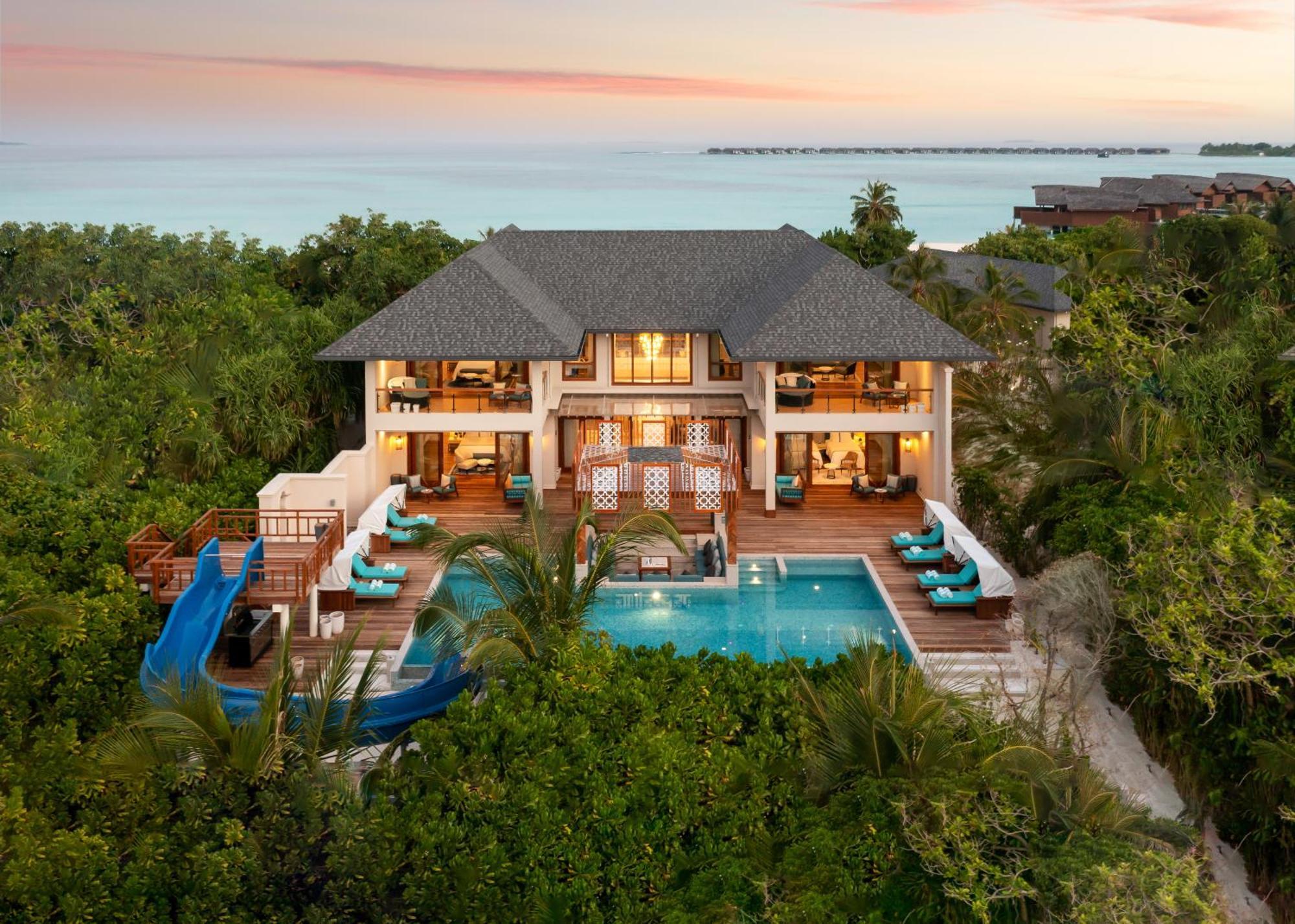 Resort Hideaway & 5*