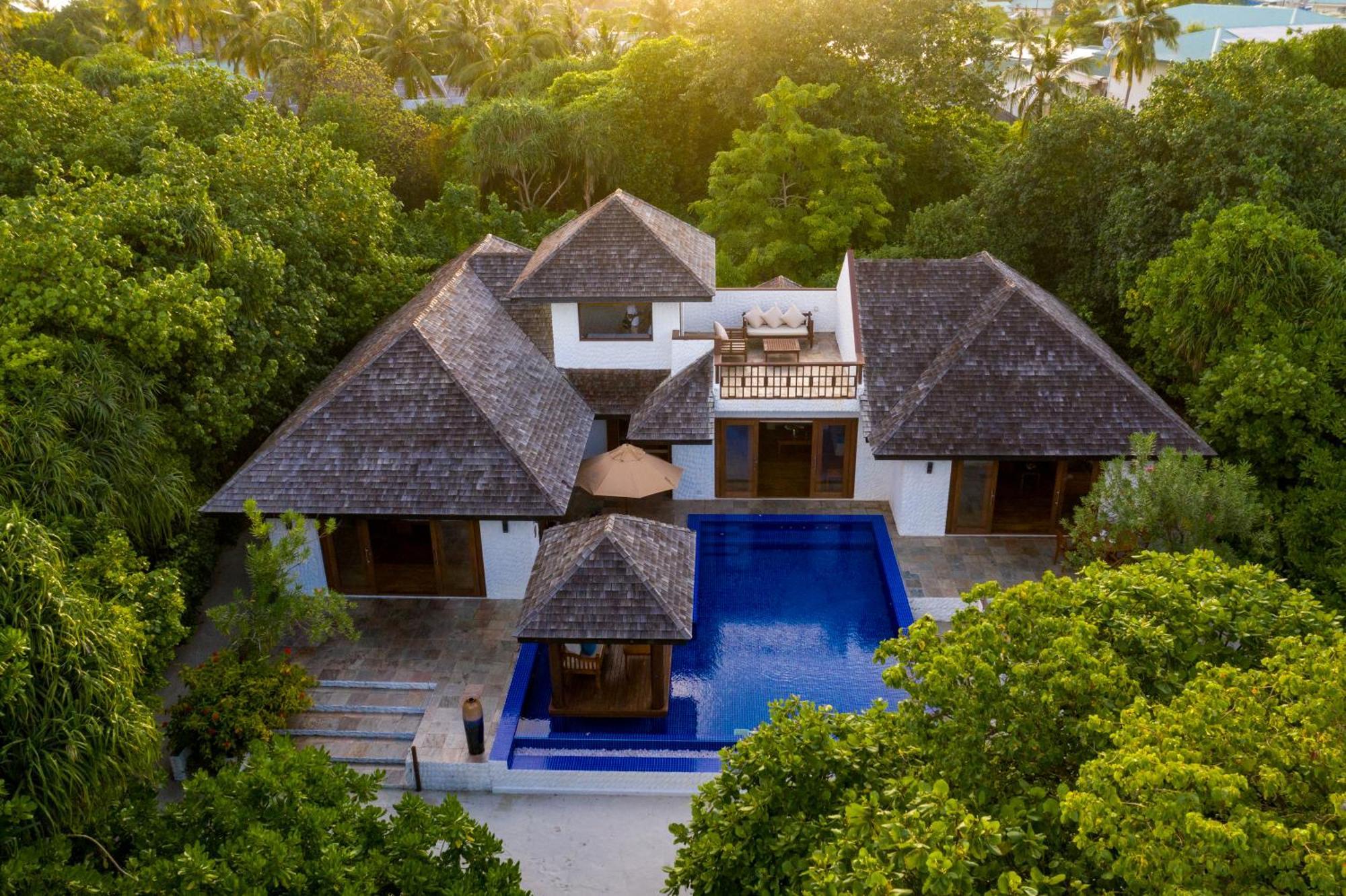 Resort Hideaway &